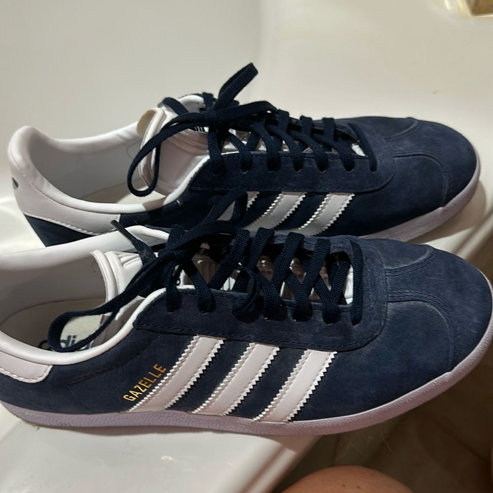 Adidas Women’s blue Gazelle